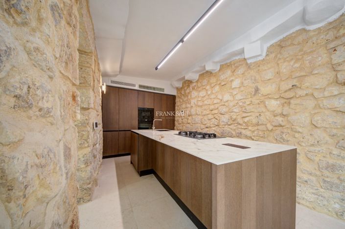 Image No.4-3 Bed Property for sale