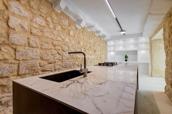 Image No.5-3 Bed Property for sale