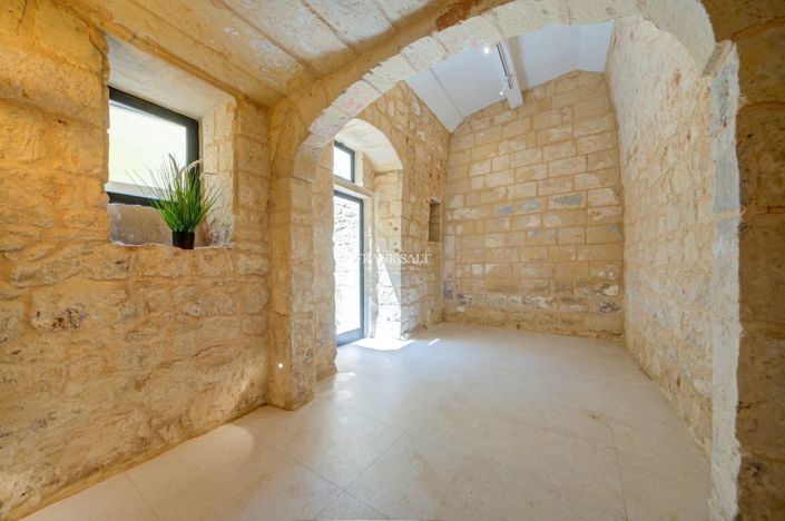 Image No.7-3 Bed Property for sale