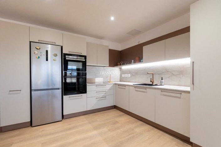 Image No.2-1 Bed Property for sale