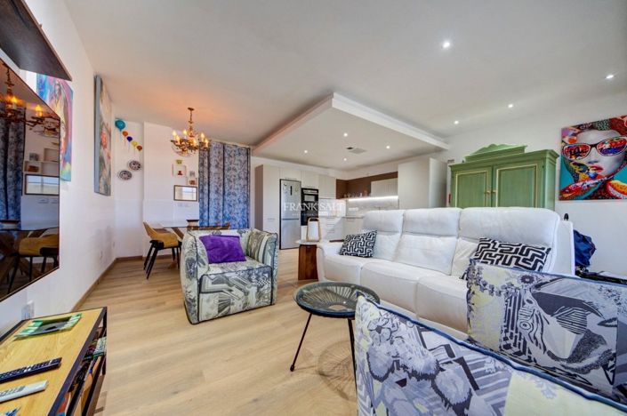 Image No.10-1 Bed Property for sale