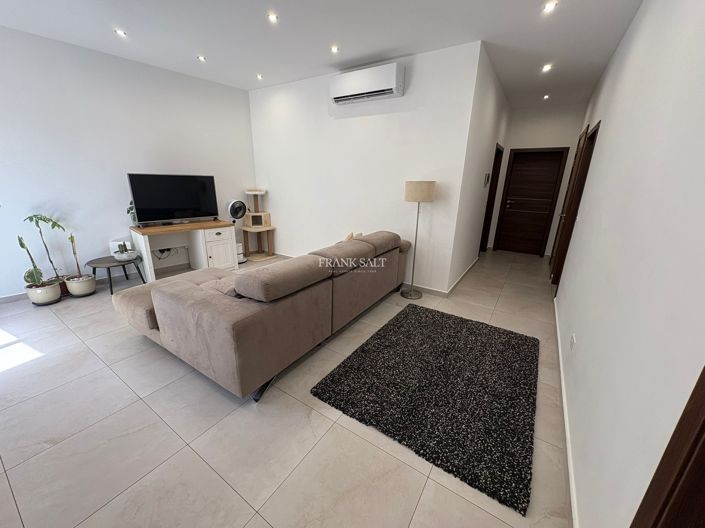 Image No.2-3 Bed Property for sale