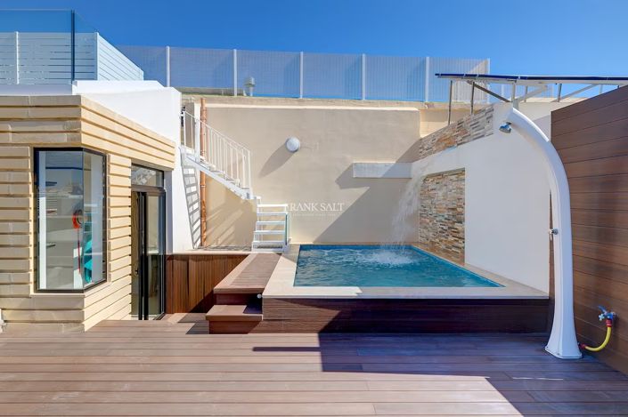 Image No.15-4 Bed Property for sale