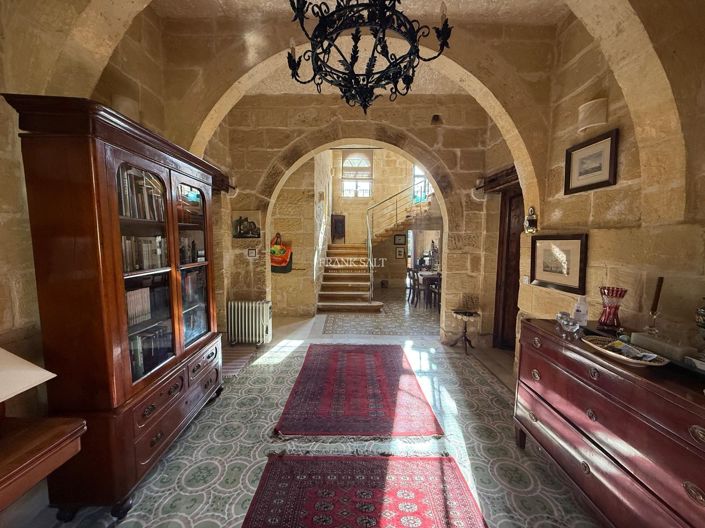 Image No.11-3 Bed Property for sale