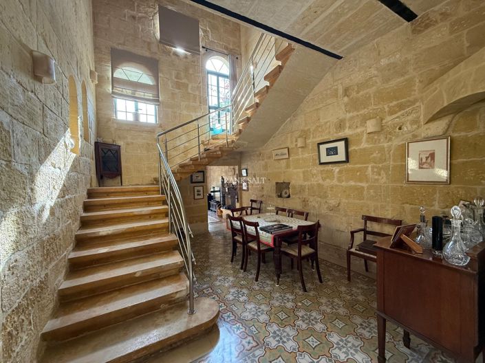 Image No.13-3 Bed Property for sale