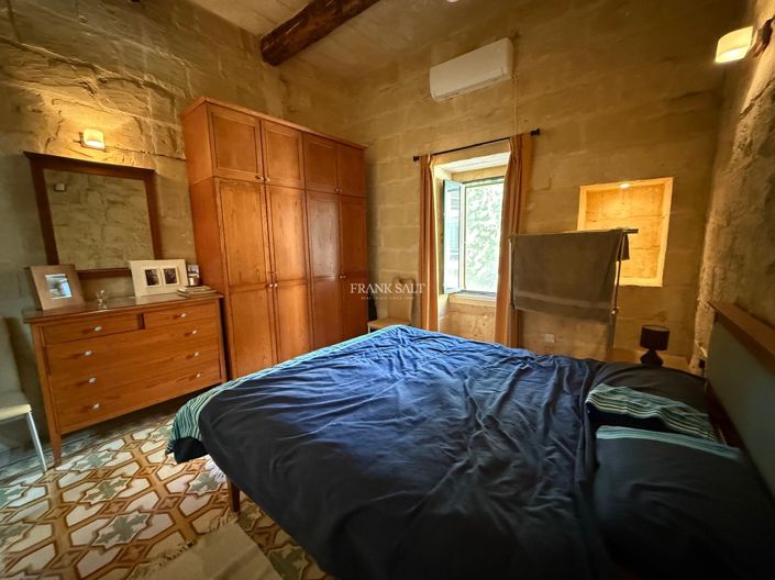 Image No.15-3 Bed Property for sale