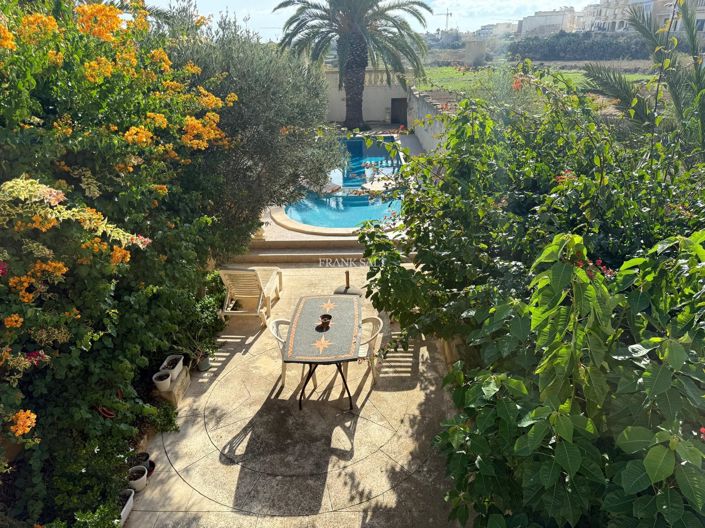 Image No.4-3 Bed Property for sale