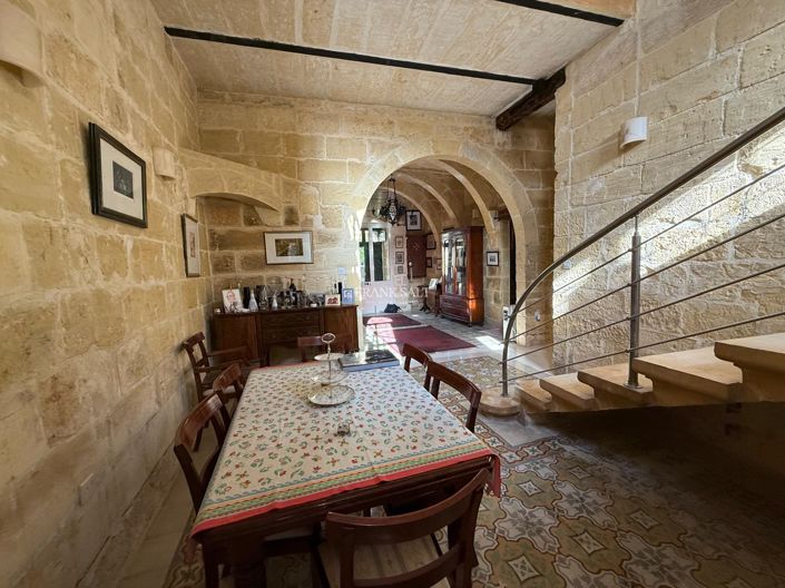 Image No.6-3 Bed Property for sale