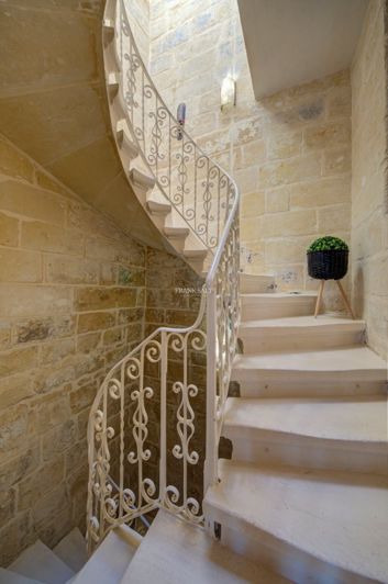 Image No.12-2 Bed Property for sale