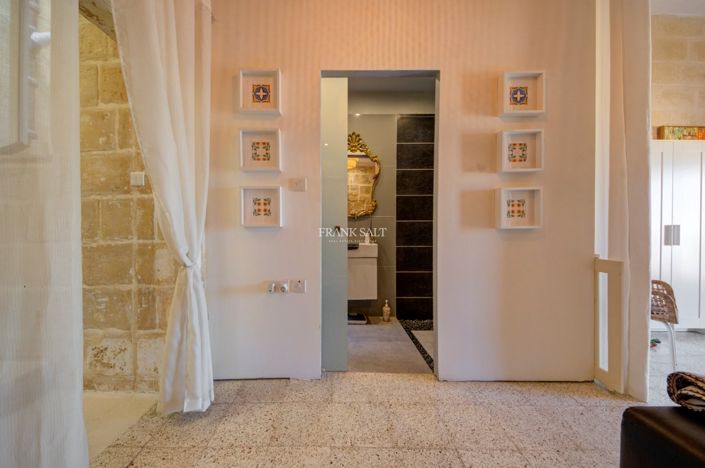 Image No.17-2 Bed Property for sale