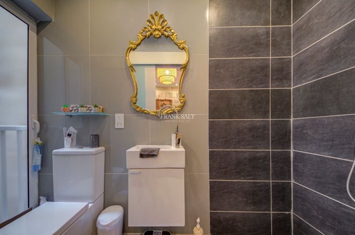 Image No.22-2 Bed Property for sale