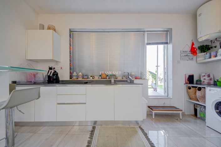 Image No.28-2 Bed Property for sale