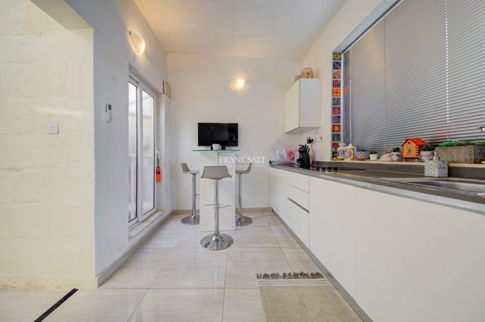 Image No.28-2 Bed Property for sale