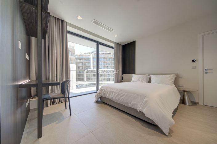 Image No.10-2 Bed Property for sale