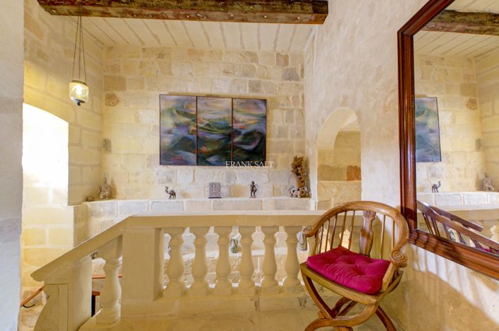 Image No.21-5 Bed Property for sale