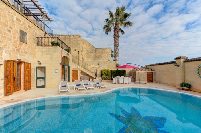 Image No.3-5 Bed Property for sale