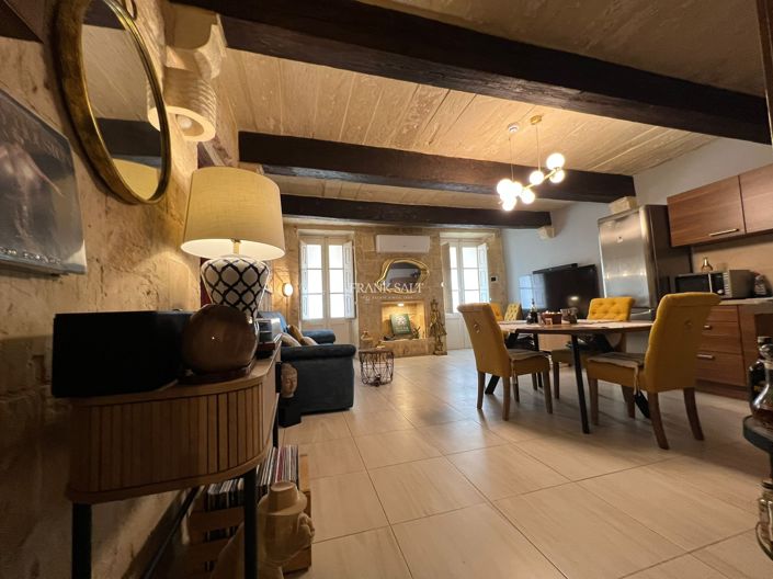 Image No.2-2 Bed Property for sale