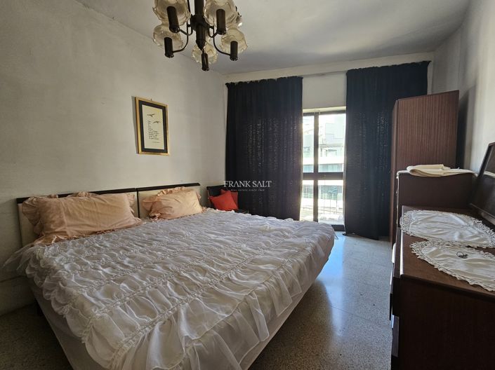 Image No.7-Propriété de 5 chambres à vendre à Swieqi
