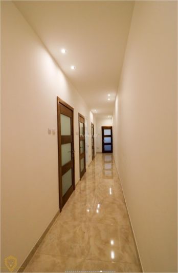 Image No.10-2 Bed Property for sale