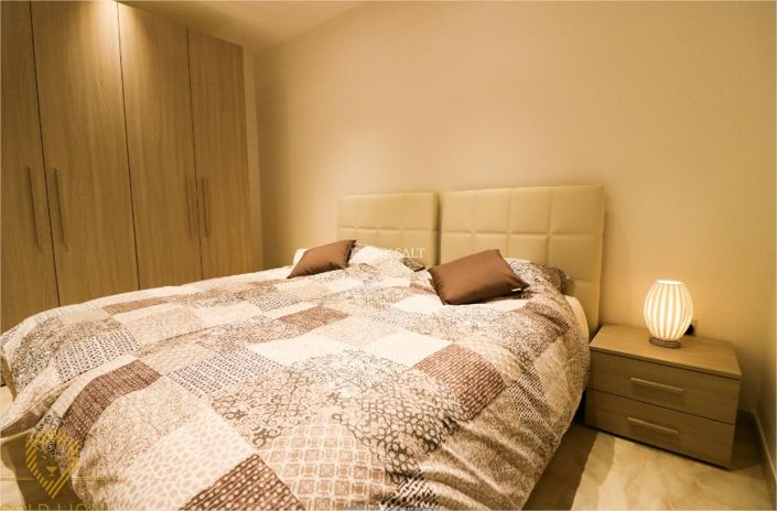 Image No.7-2 Bed Property for sale