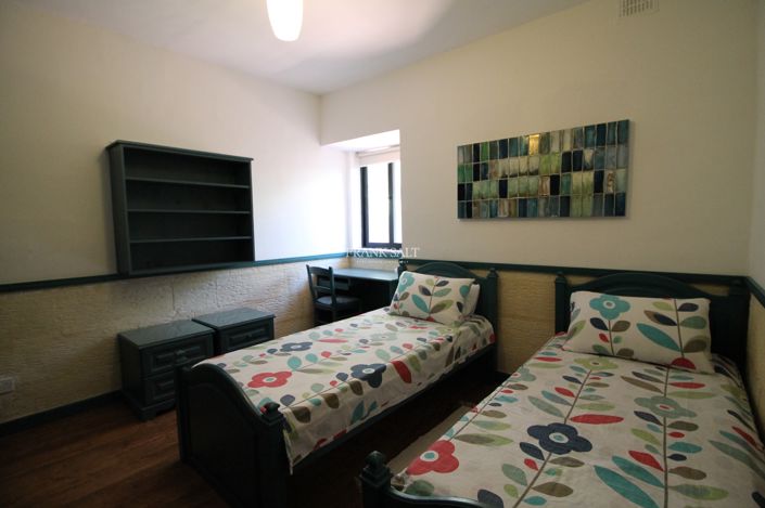 Image No.8-2 Bed Property for sale