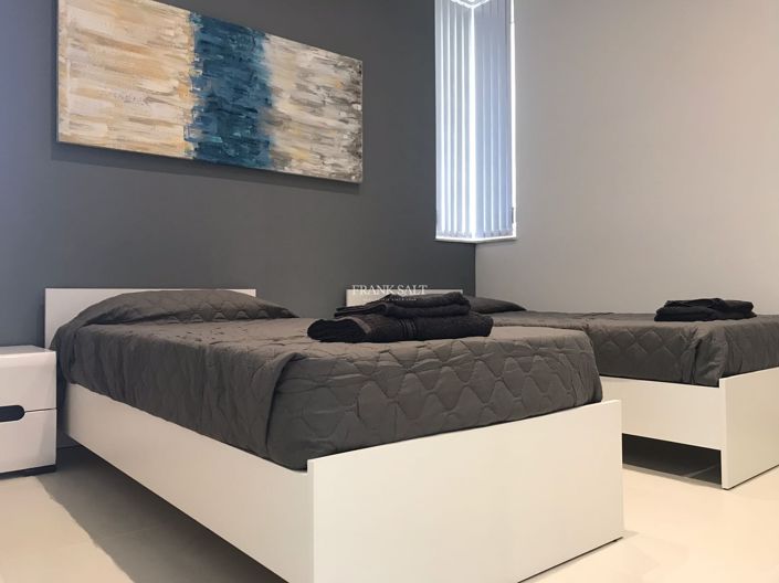 Image No.8-3 Bed Property for sale