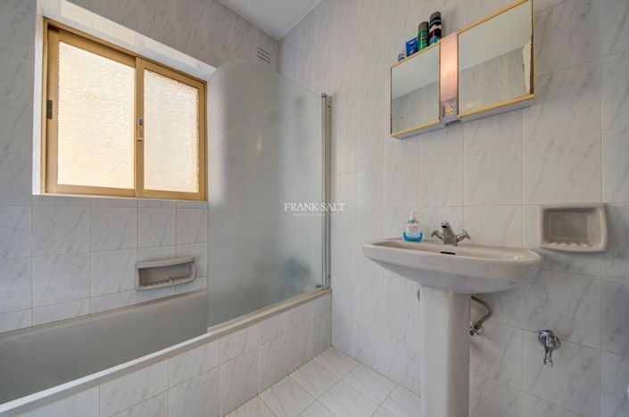 Image No.19-2 Bed Property for sale