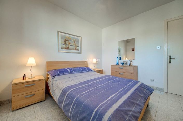 Image No.15-2 Bed Property for sale