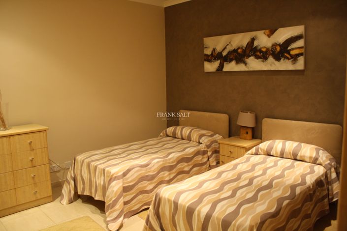 Image No.8-3 Bed Property for sale