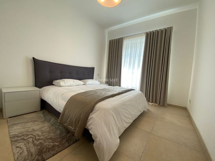 Image No.12-3 Bed Property for sale