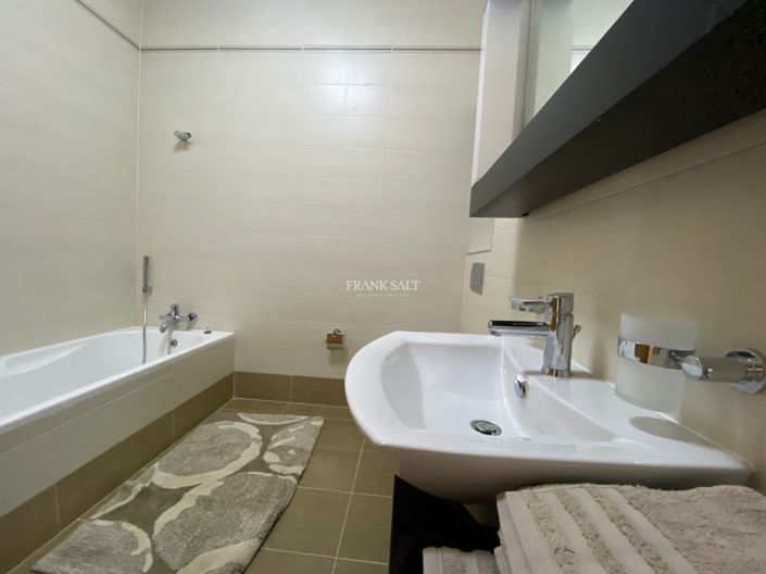 Image No.20-3 Bed Property for sale