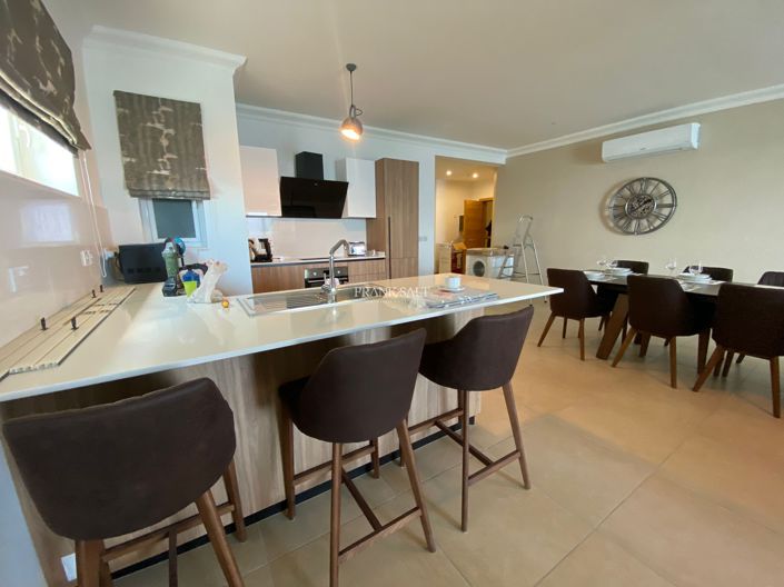 Image No.6-3 Bed Property for sale