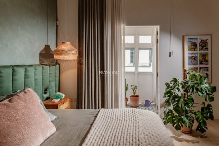 Image No.13-3 Bed Property for sale