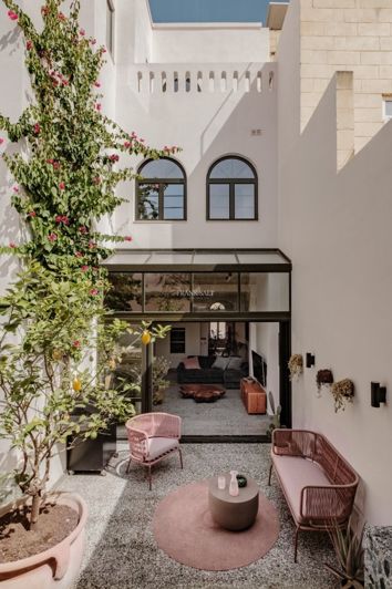 Image No.18-3 Bed Property for sale