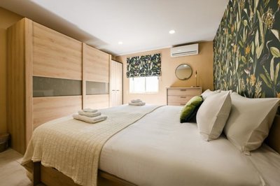 326a584f-737c-4a9e-a6b2-378c57f13079