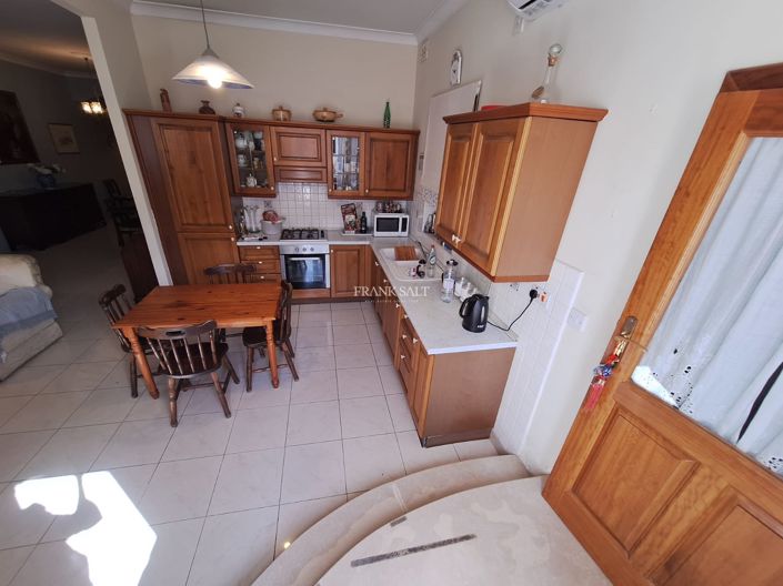 Image No.2-3 Bed Property for sale