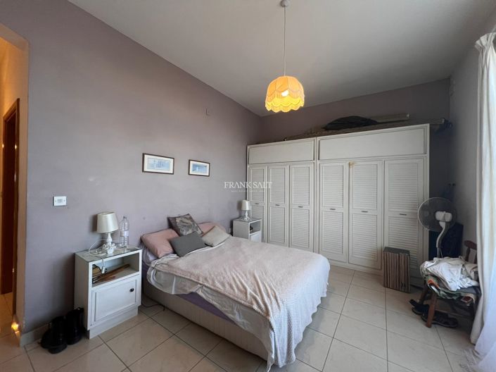 Image No.3-3 Bed Property for sale