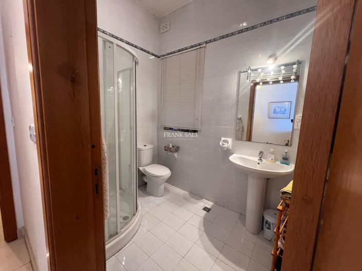 Image No.4-3 Bed Property for sale