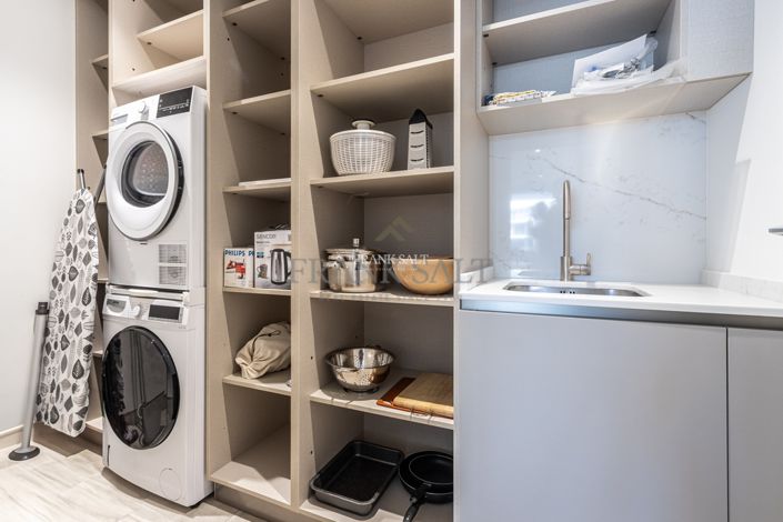 Image No.41-3 Bed Property for sale