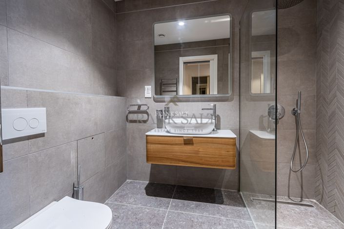 Image No.44-3 Bed Property for sale