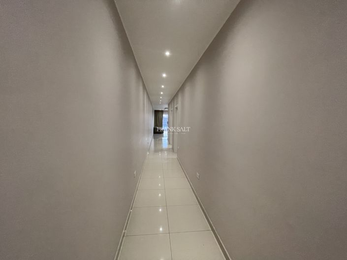 Image No.15-2 Bed Property for sale