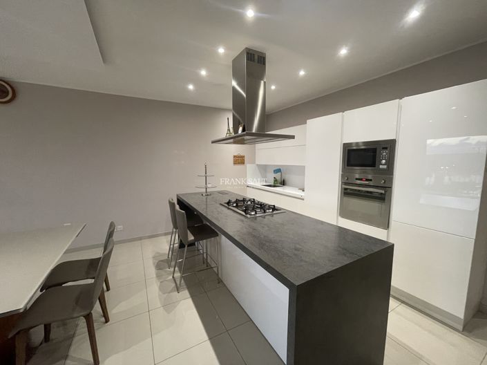 Image No.6-2 Bed Property for sale