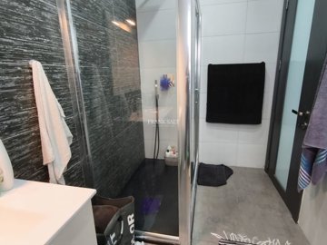 1d79b196-ddcf-4127-82fa-7d124ad7c22d