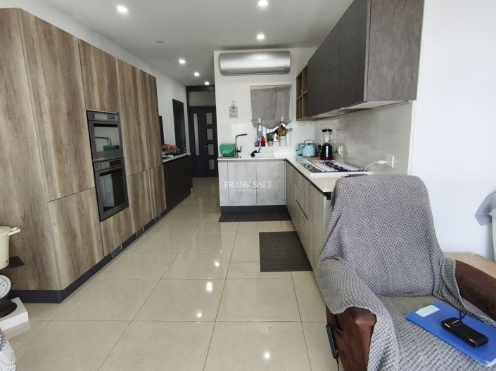 Image No.2-2 Bed Property for sale