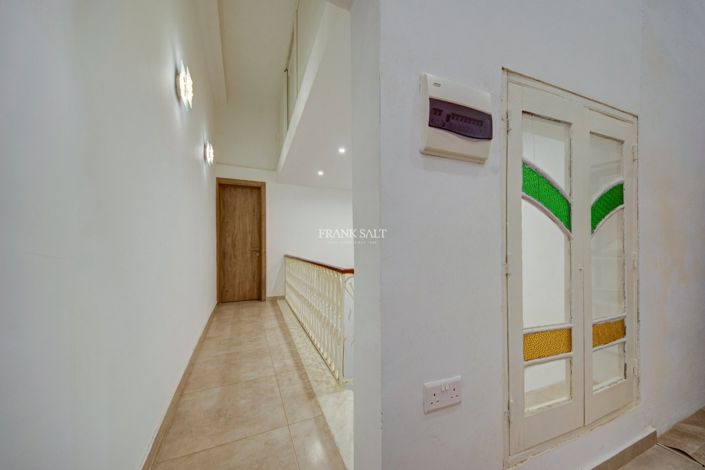 Image No.13-4 Bed Property for sale