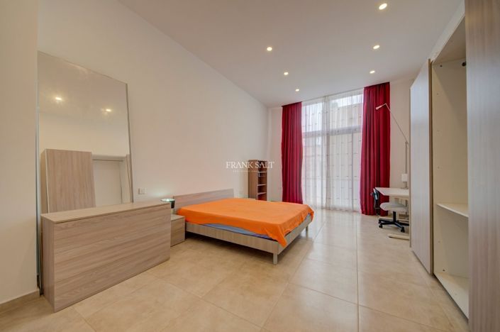 Image No.22-4 Bed Property for sale