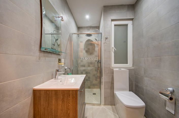 Image No.25-4 Bed Property for sale