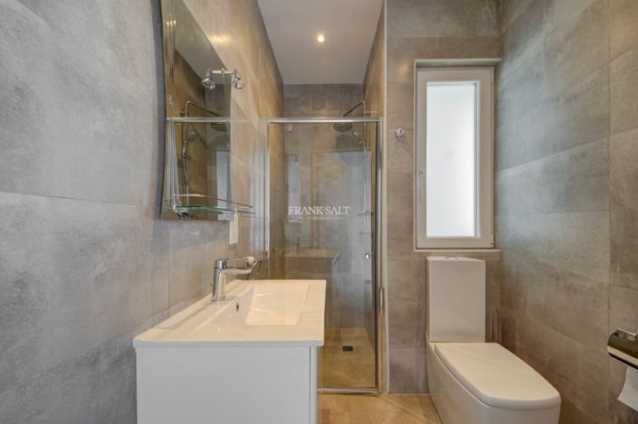 Image No.26-4 Bed Property for sale