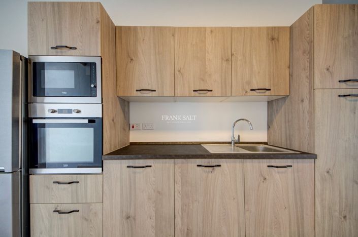 Image No.27-4 Bed Property for sale