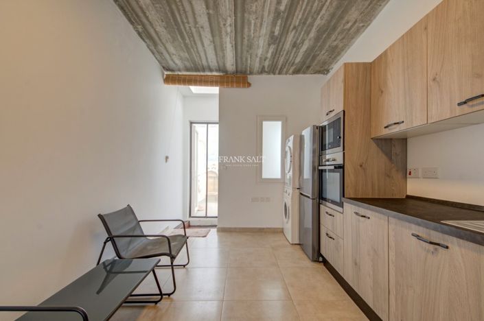 Image No.28-4 Bed Property for sale